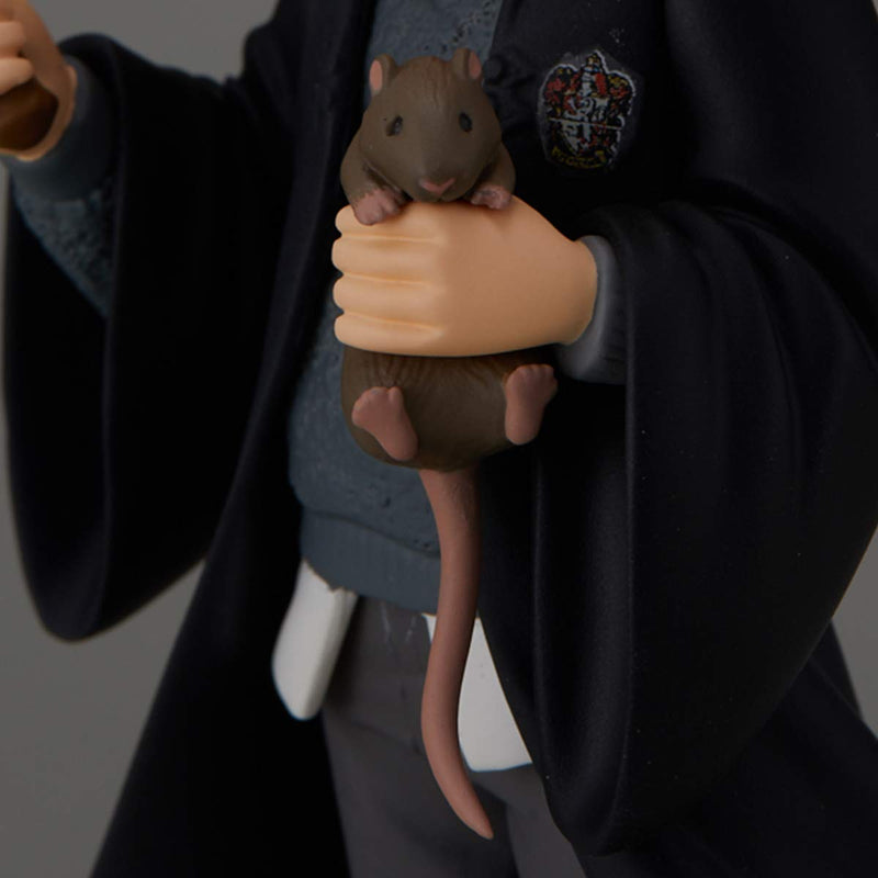 BanPrestoHarry Potter Ron Weasley with Scabbers Q posket Figure