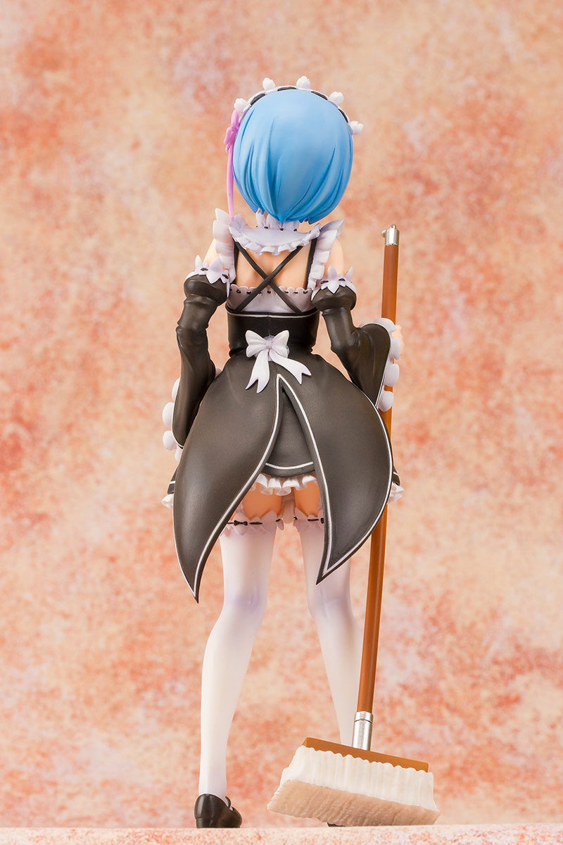 Re: Life in a Different World from Zero Rem 1/7 scale PVC painted finished figure