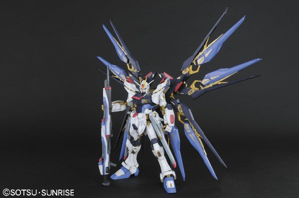 PG 1/60 ZGMF-X20A Strike Freedom Gundam (Mobile Suit Gundam SEED DESTINY)